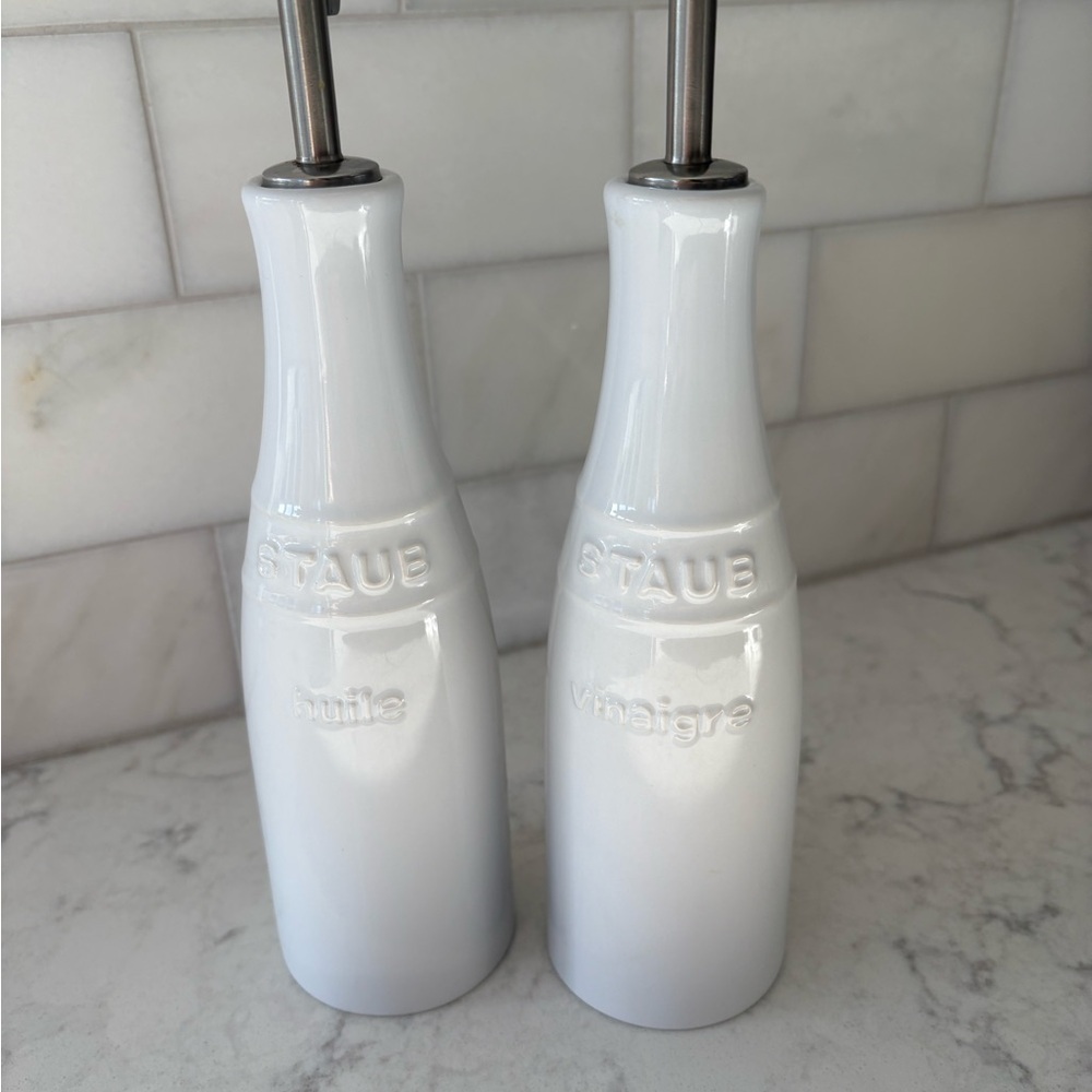 Staub oil and vinegar set